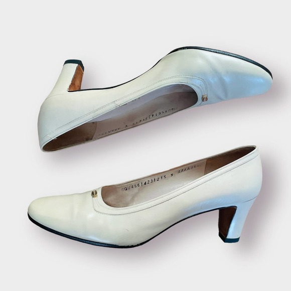 60s Ferragamo Cream Heels - Picture 2 of 8